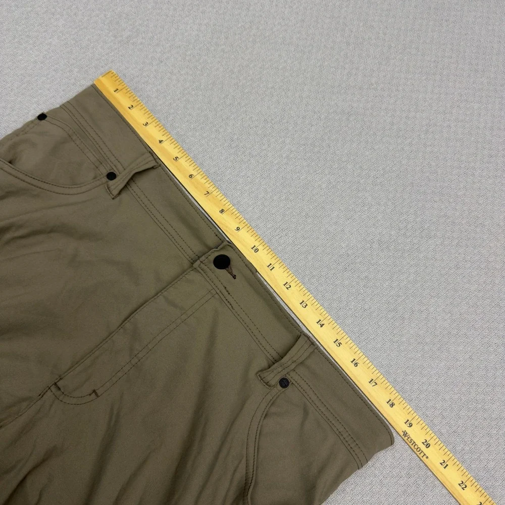 Wrangler ATG All Terrain Gear Pants 38x30 Tan Nylon Cargo Hiking Trail Stretch